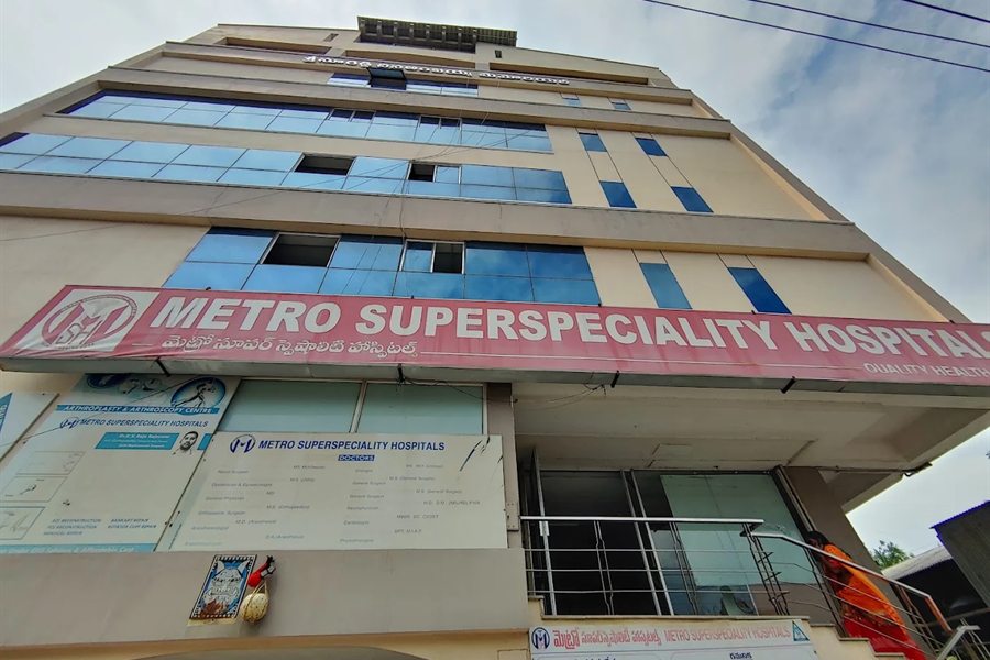 Metro Super Speciality Hospital building